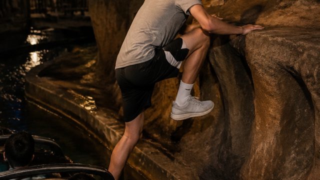 Teen’s Unthinkable Adventure: Climbing Out of a Disneyland Ride